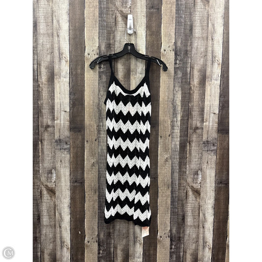 Dress Casual Short By Kirundo In Black & White, Size: S