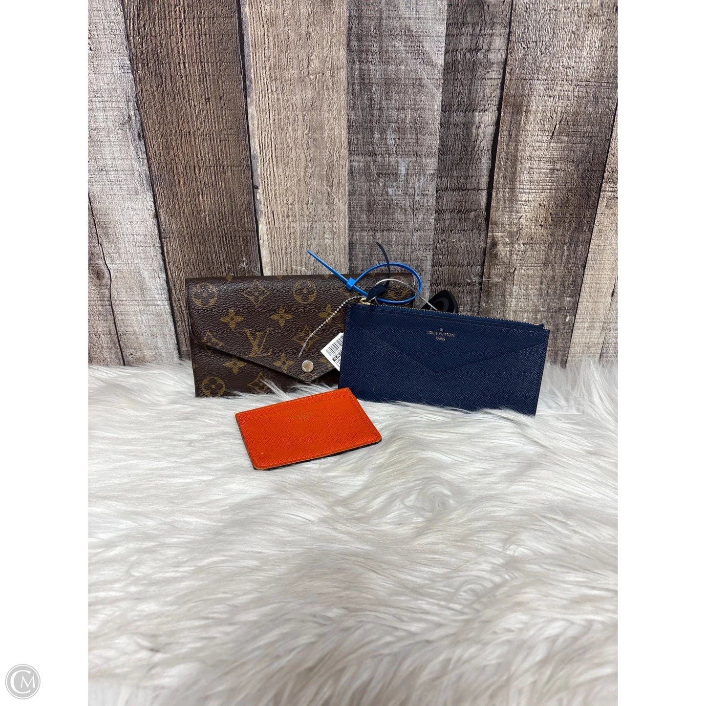 Wallet Luxury Designer By Louis Vuitton, Size: Medium