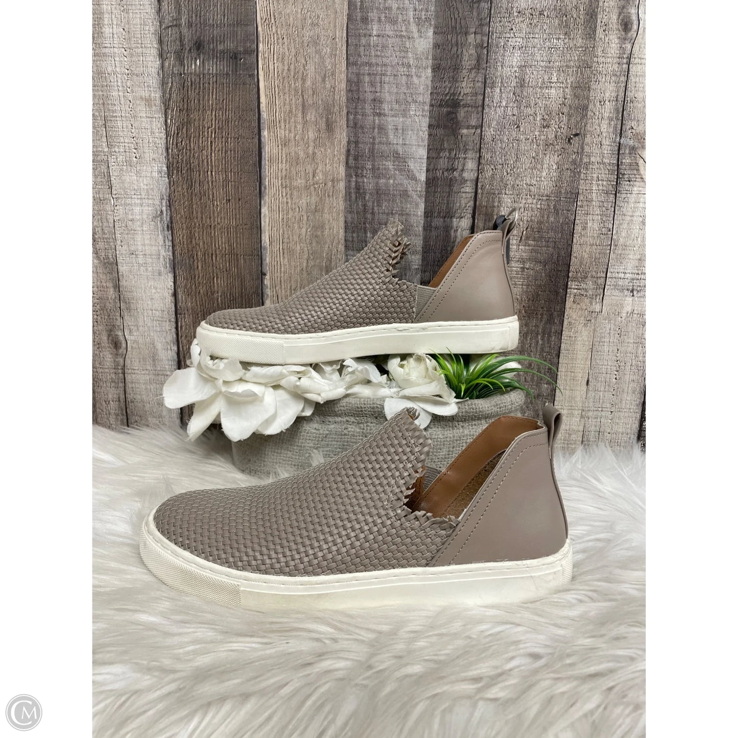 Shoes Flats By Indigo Rd In Taupe, Size: 8.5