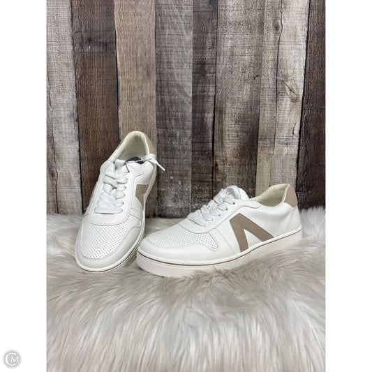Shoes Sneakers By Mia In White, Size: 8.5