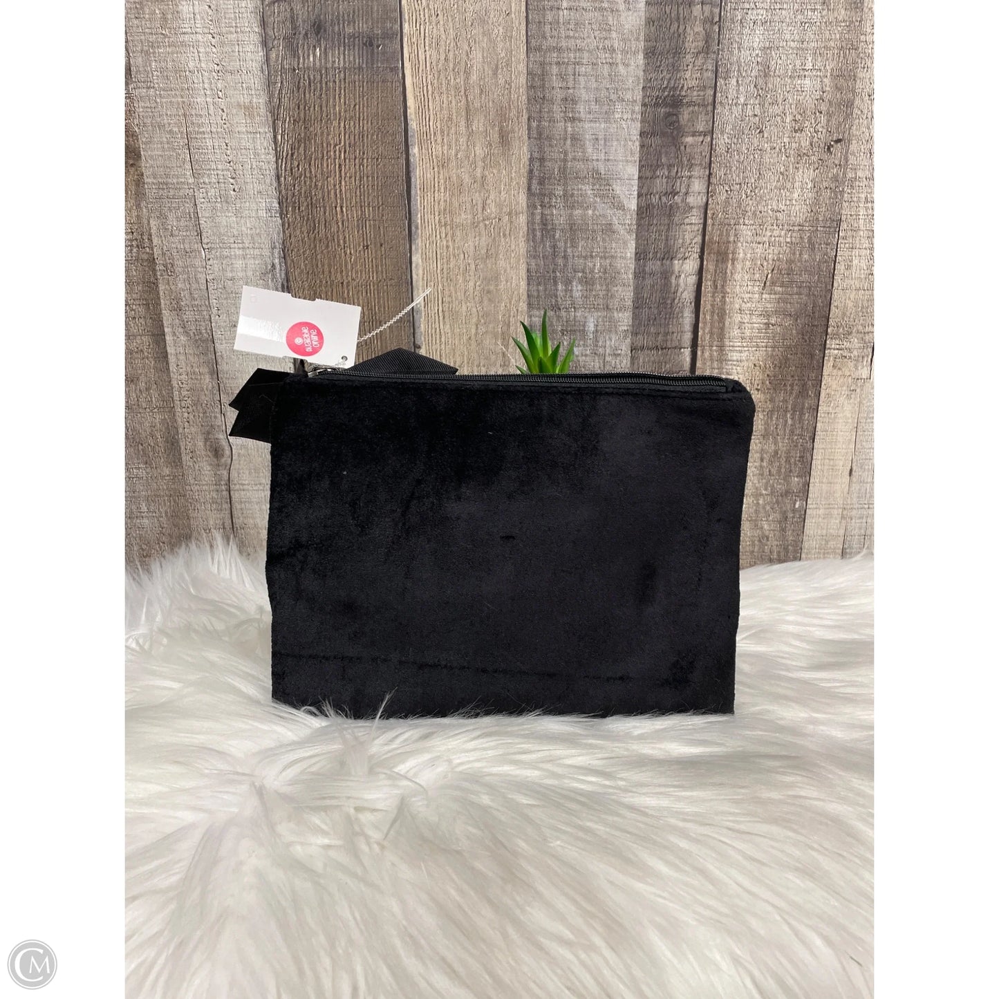 Clutch By Cmf, Size: Medium