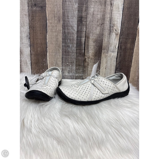 Shoes Flats By Clarks In White, Size: 9.5