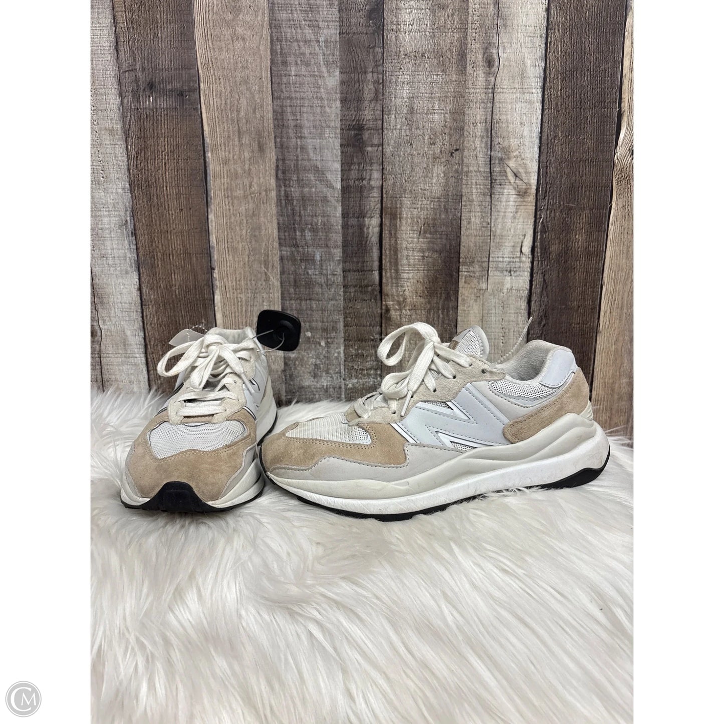 Shoes Athletic By New Balance In White, Size: 7