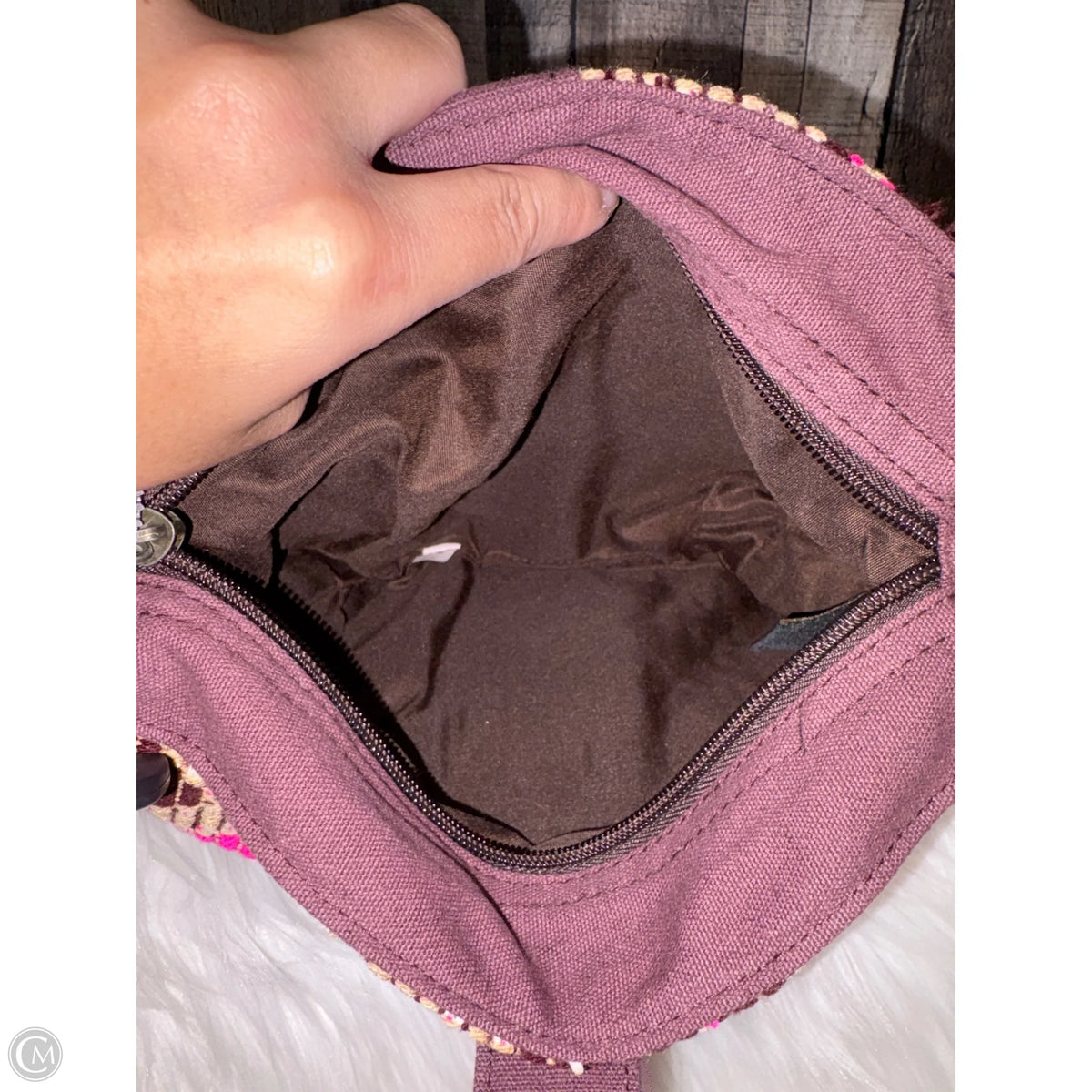 Clutch By Cmf, Size: Small