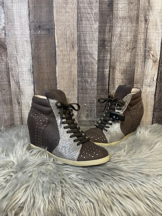 Shoes Heels Wedge By Koolaburra By Ugg  Size: 8