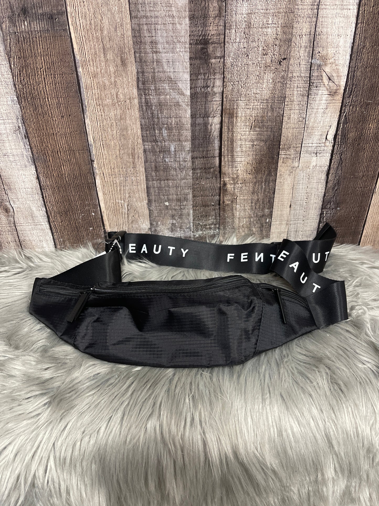 Belt Bag By Fenty Beauty  Size: Medium