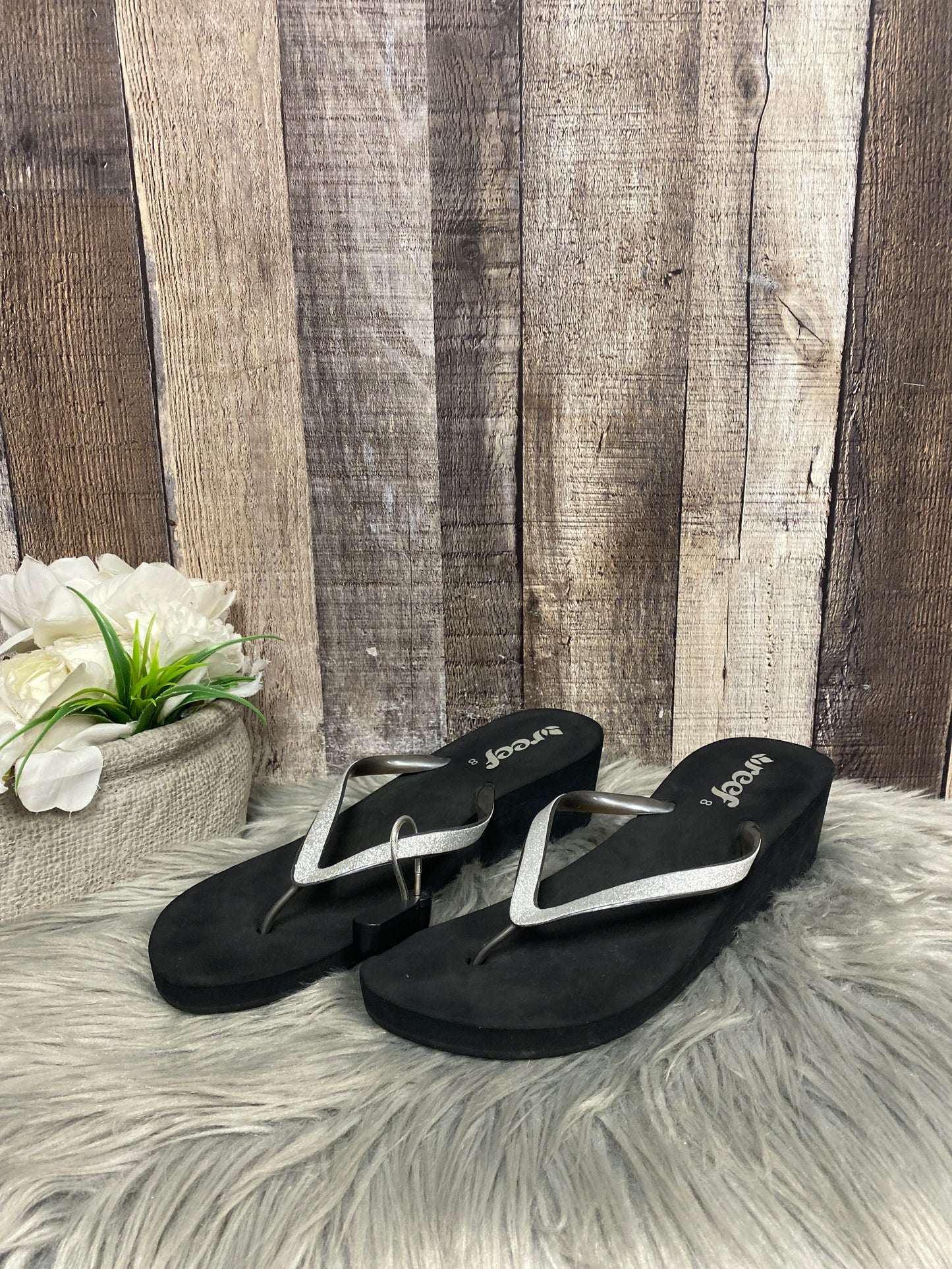 Sandals Flats By Reef  Size: 9