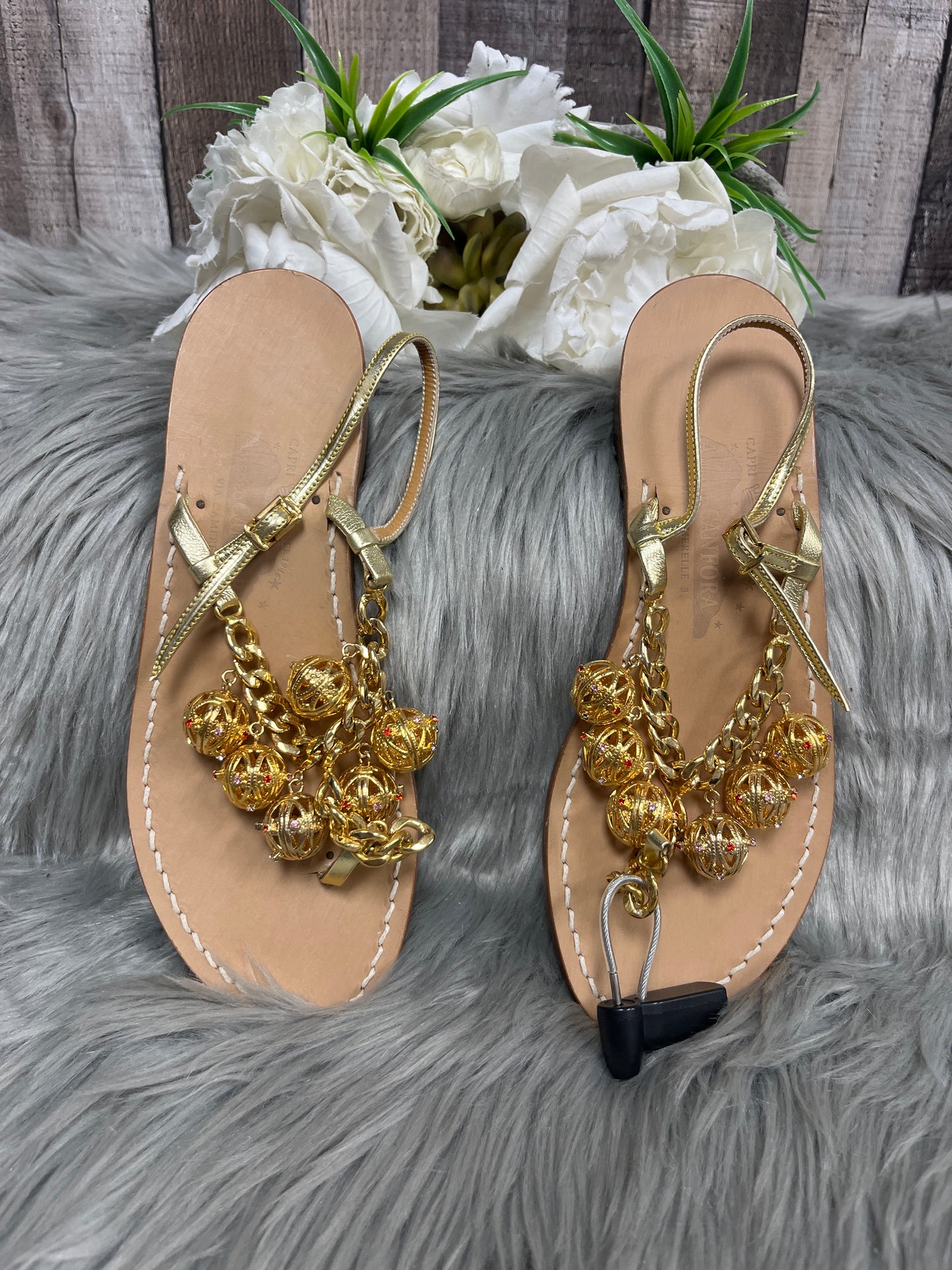 Sandals Flats By Cmb  Size: 8