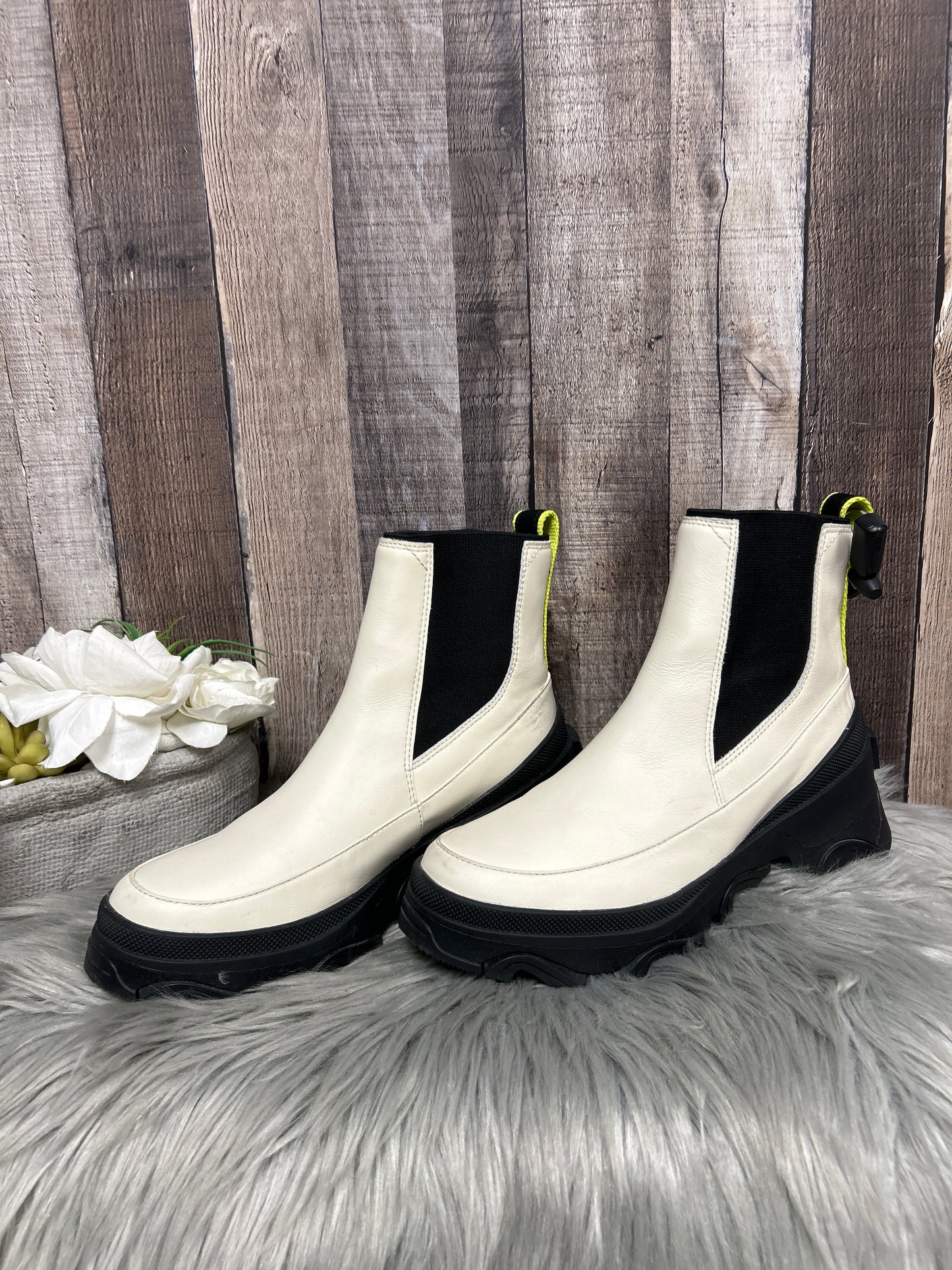 Cream Boots Ankle Heels Sorel, Size 8.5