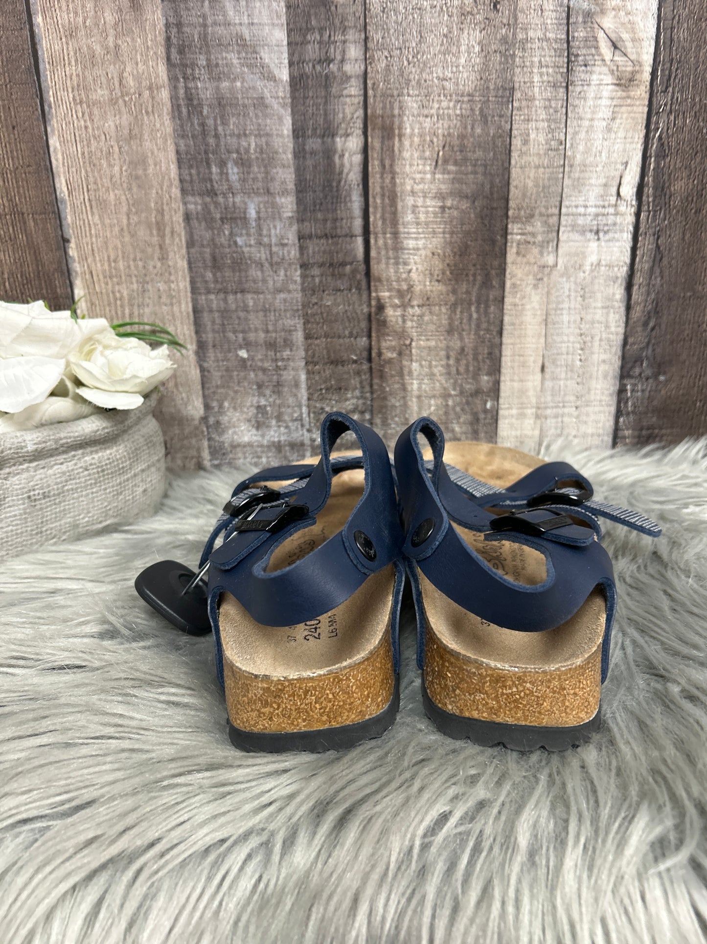 Navy Sandals Flats Birkenstock, Size 6