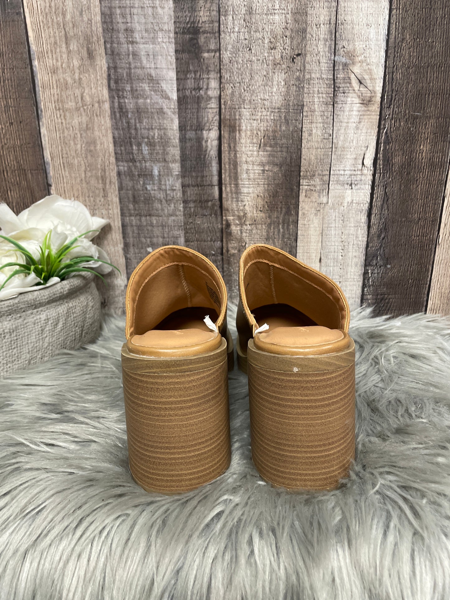 Tan Shoes Heels Block Universal Thread, Size 10