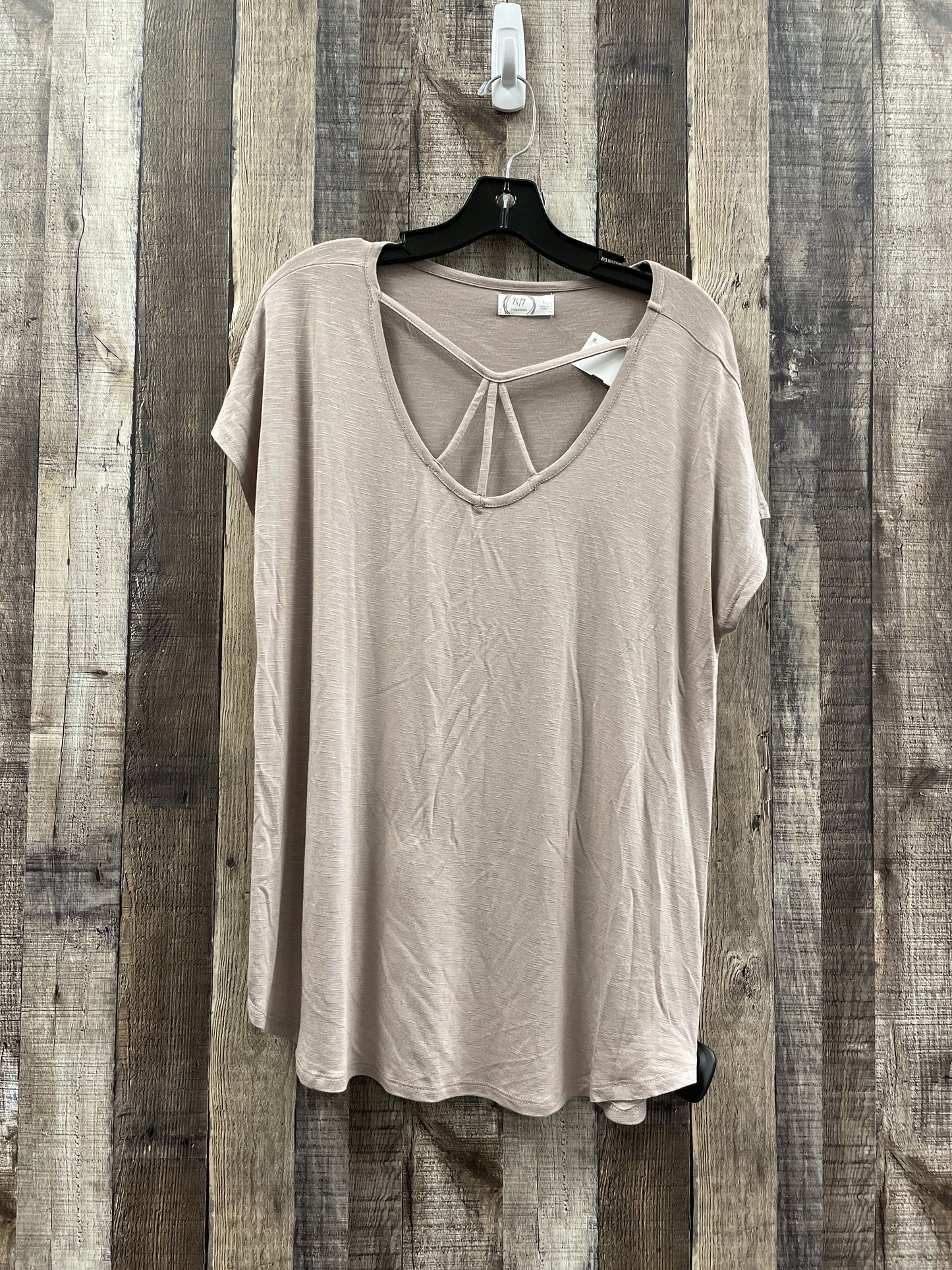 Top Sleeveless By Maurices In Tan, Size: L