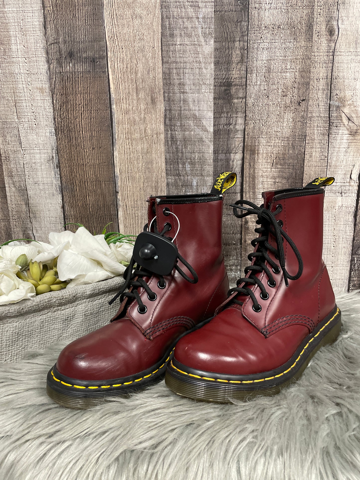 Boots Ankle Flats By Dr Martens In Red, Size: 5