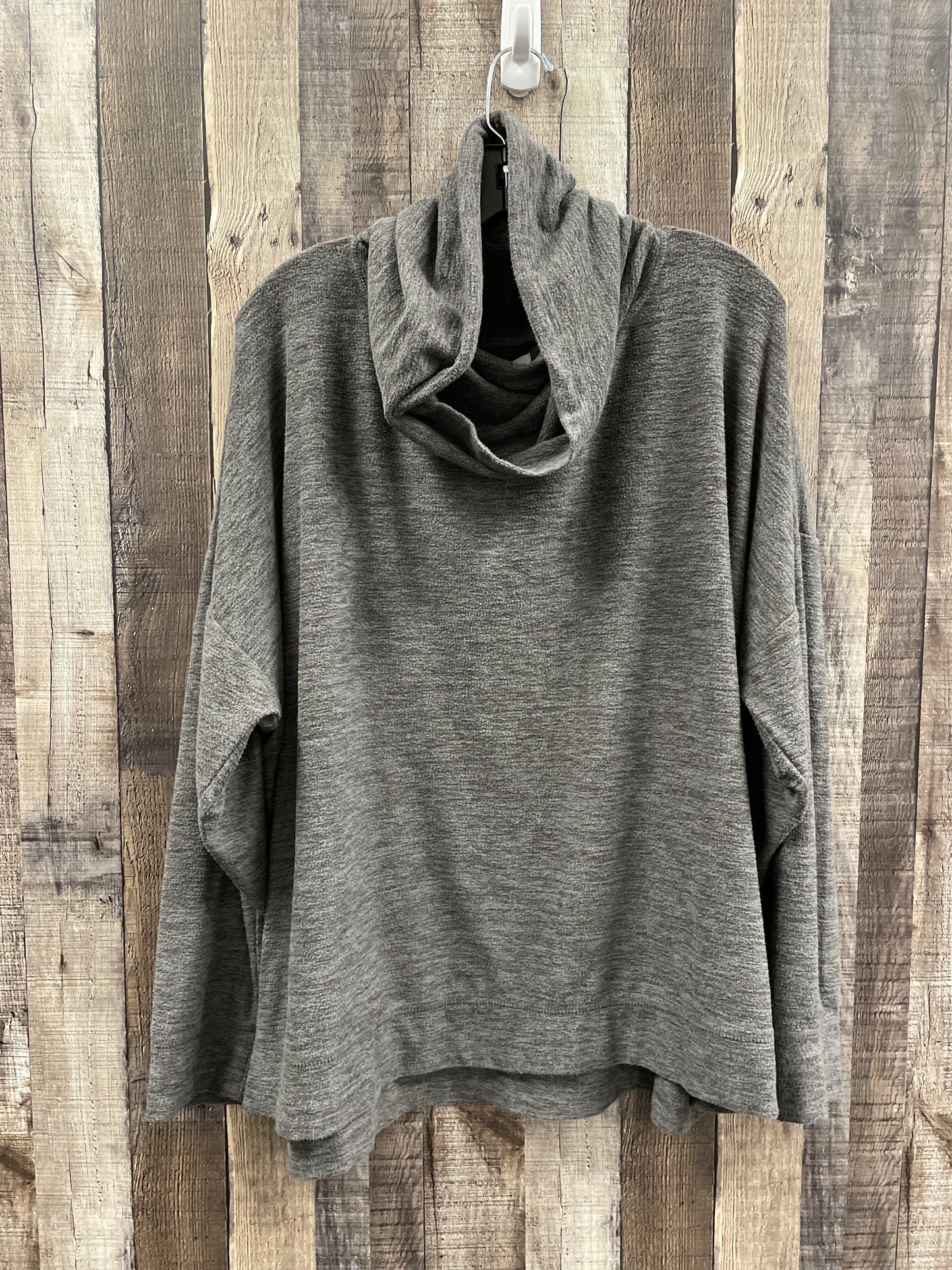 Top Long Sleeve By Maurices In Grey, Size: 3x