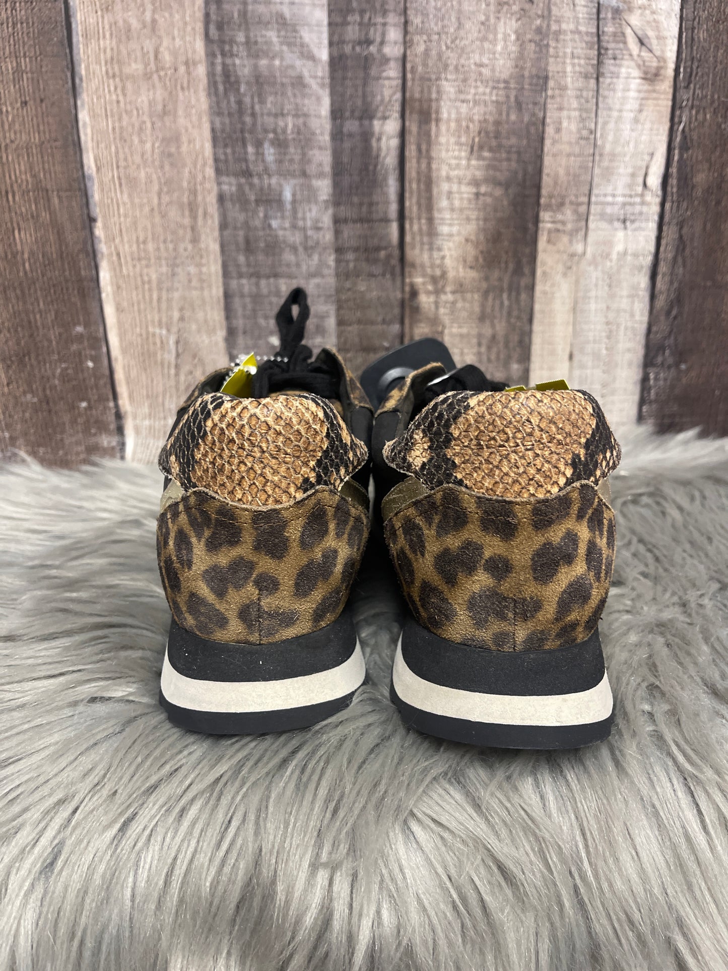 Shoes Sneakers By Veronica Beard In Animal Print, Size: 8.5