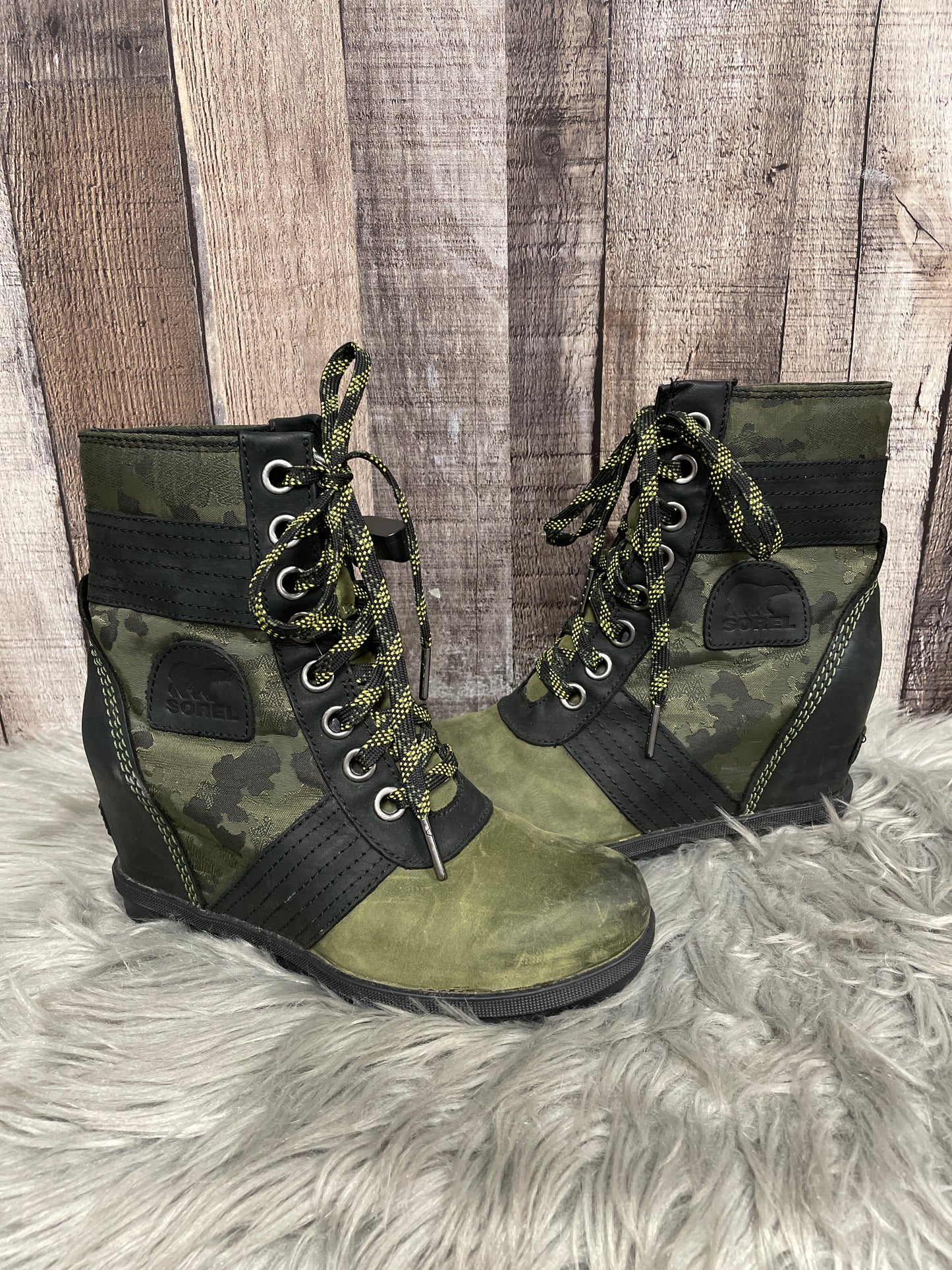 Boots Ankle Heels By Sorel In Camouflage Print, Size: 6.5