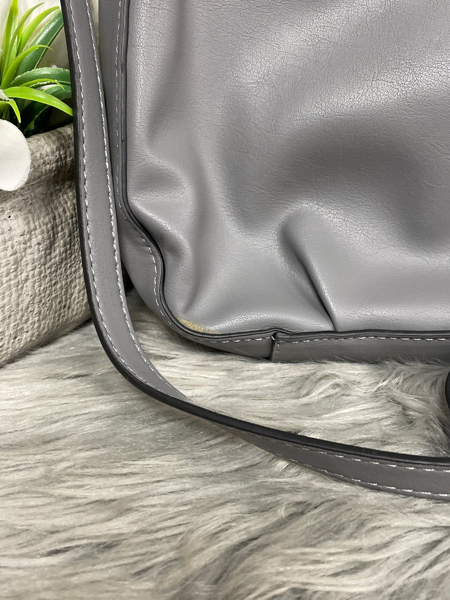 Crossbody By Simply Vera, Size: Large