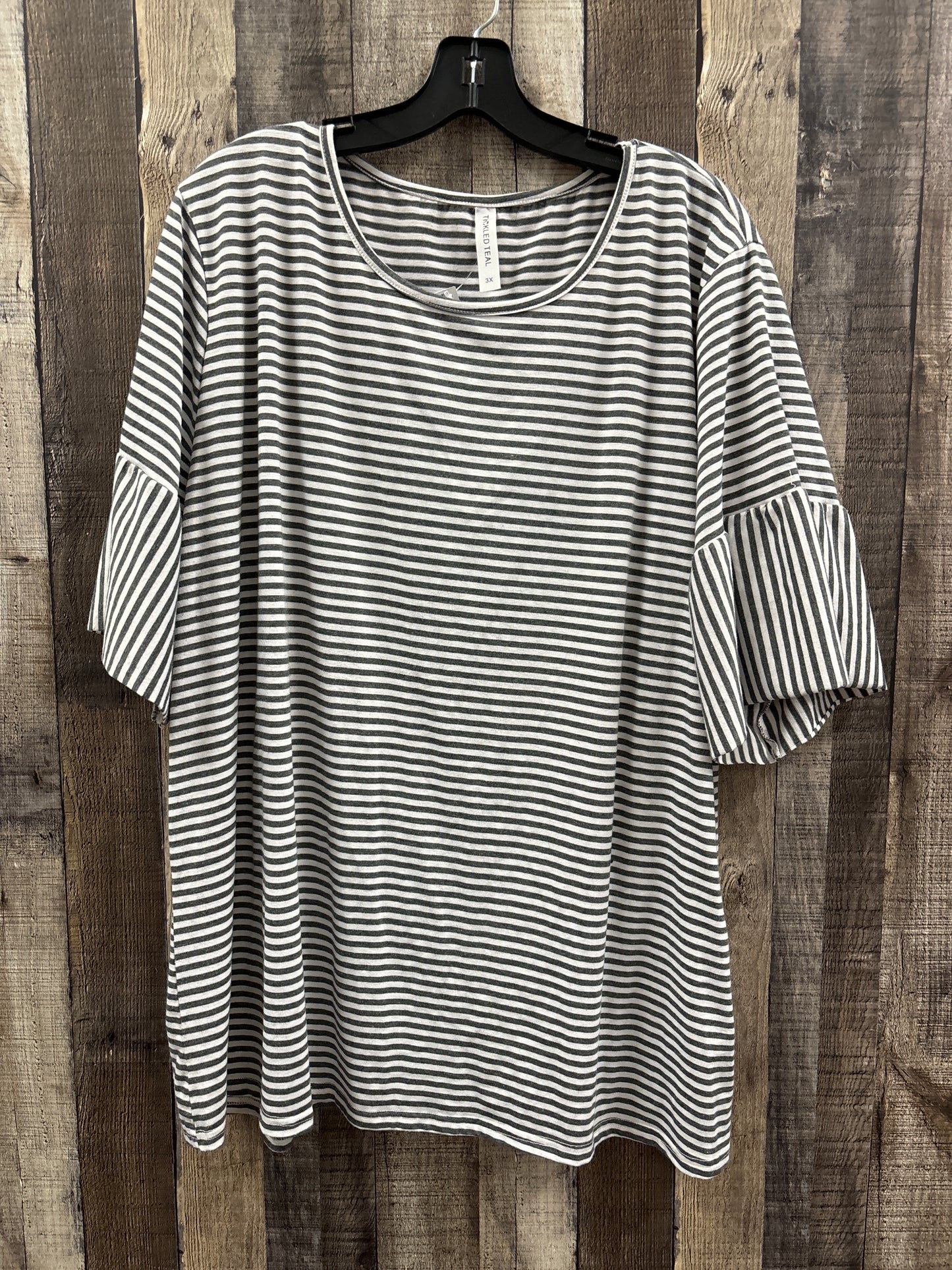 Top Short Sleeve By Tickled Teal In Striped Pattern, Size: 3x