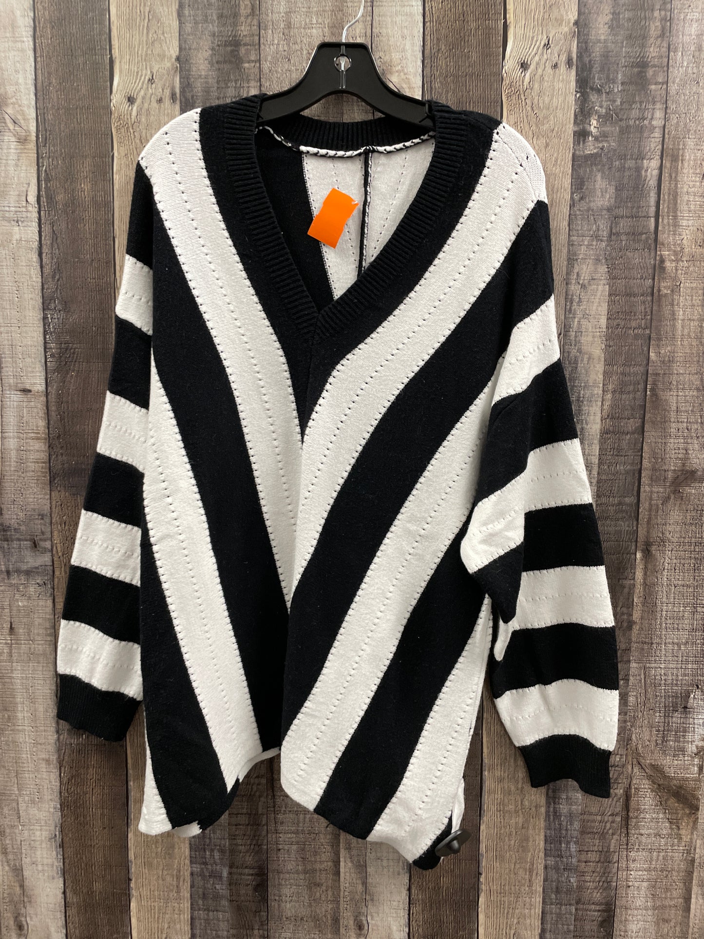 Sweater By Shein In Black & White, Size: 3x