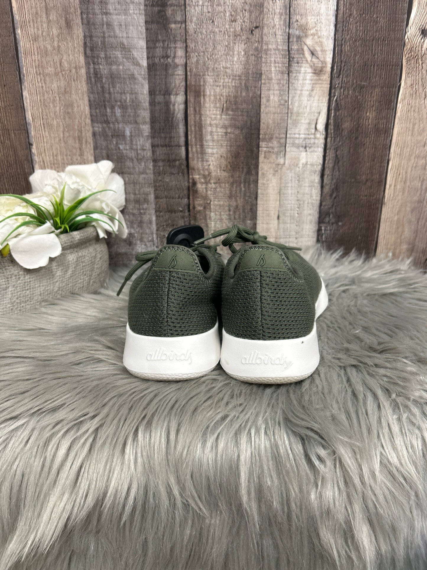 Shoes Sneakers By Allbirds In Green, Size: 9