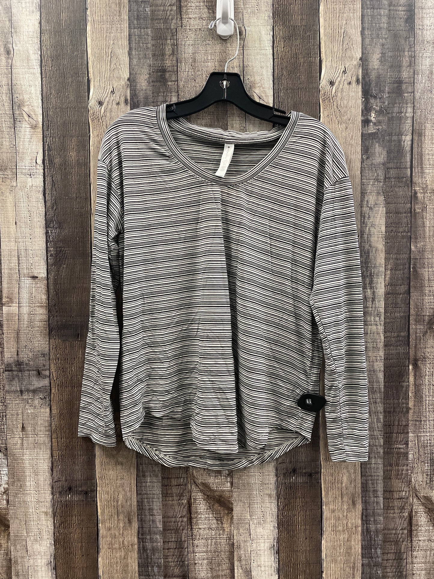 Athletic Top Long Sleeve Crewneck By Athleta In Striped Pattern, Size: S