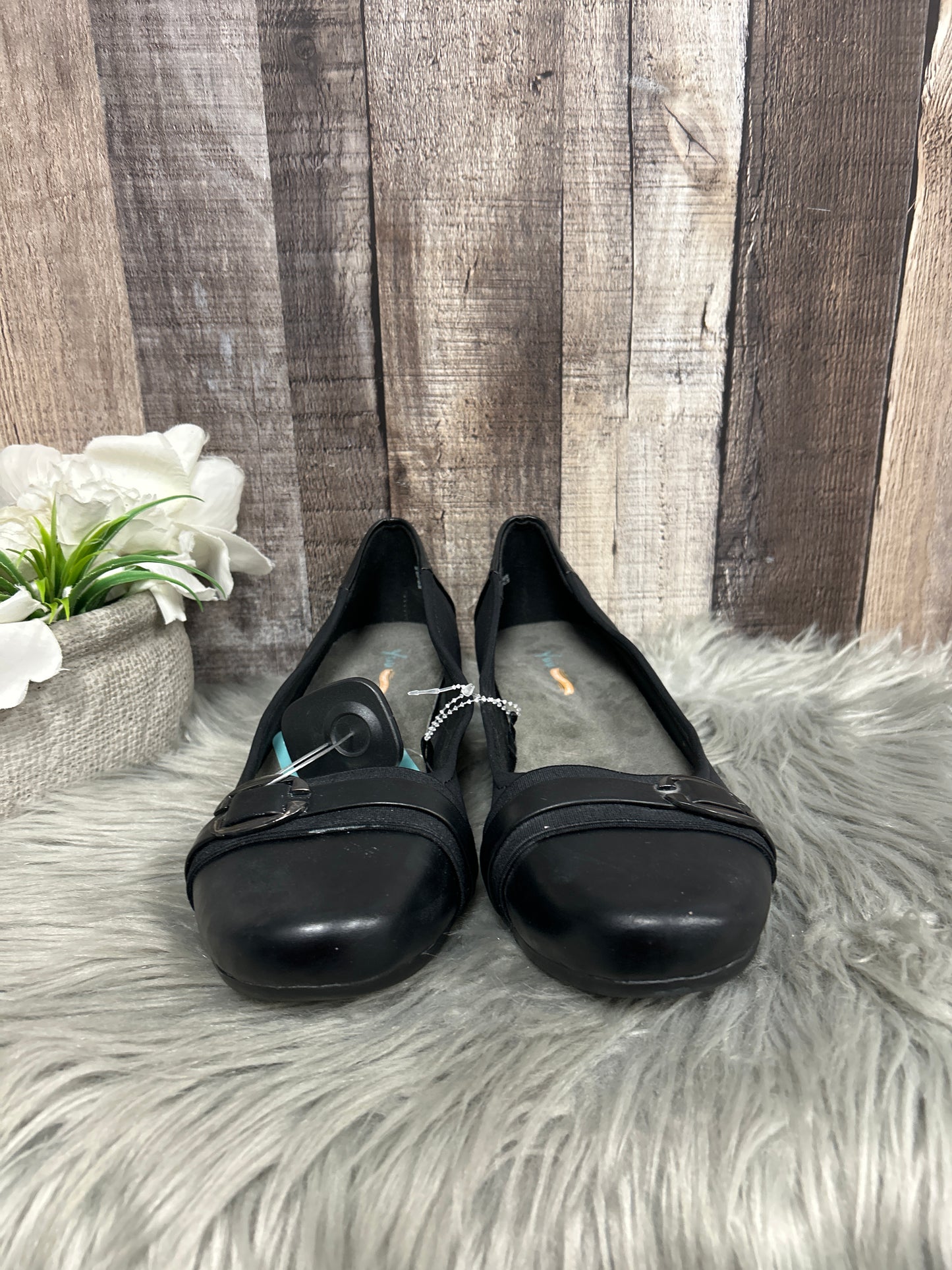 Shoes Flats By Yuu Collection In Black, Size: 9.5