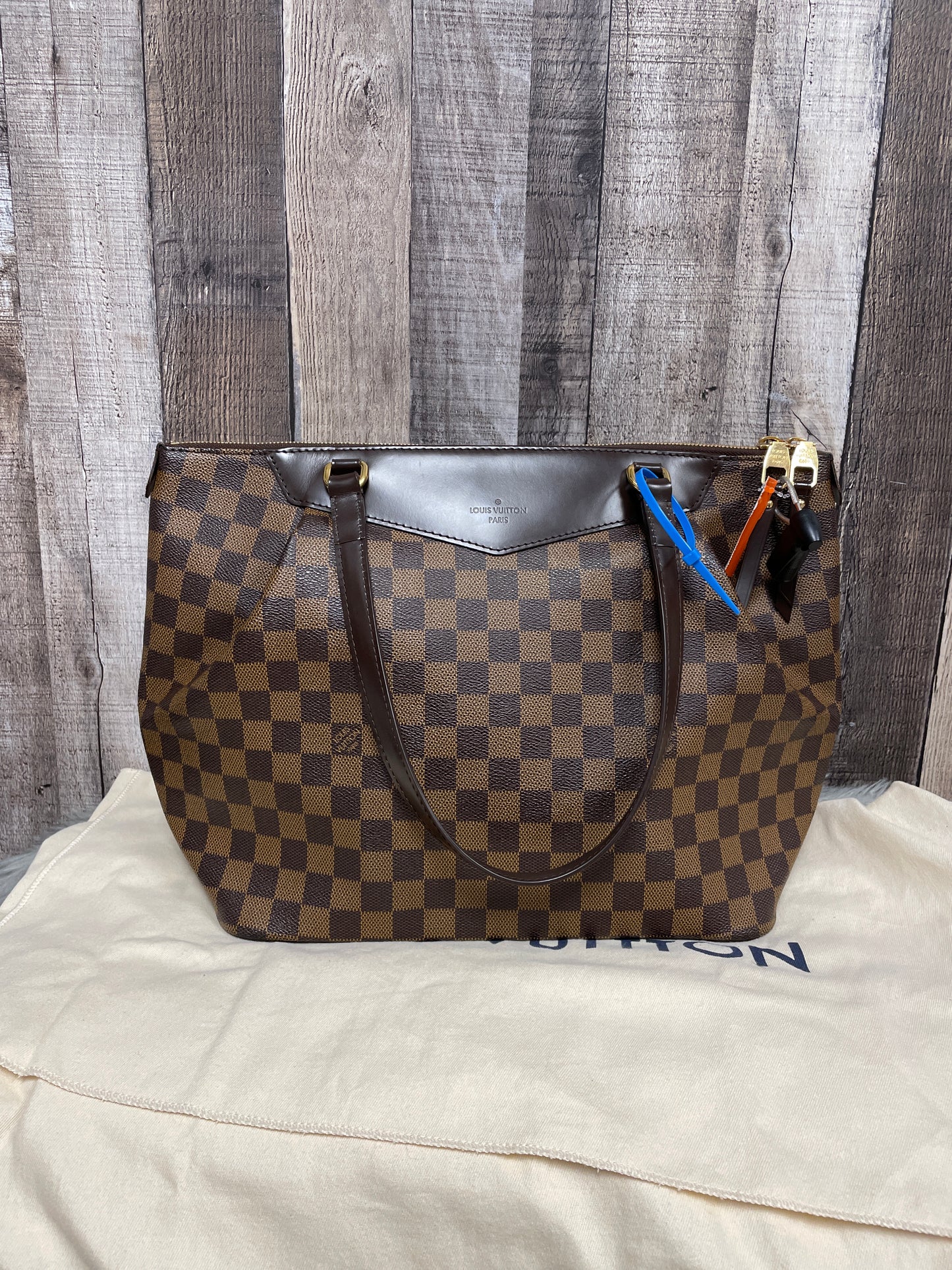 Handbag Luxury Designer By Louis Vuitton, Size: Large