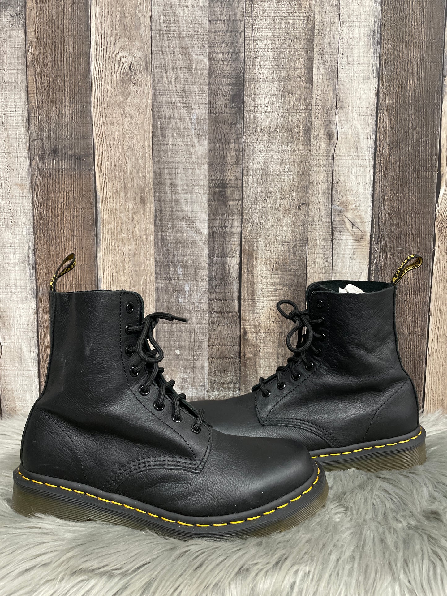 Boots Ankle Flats By Dr Martens In Black, Size: 9