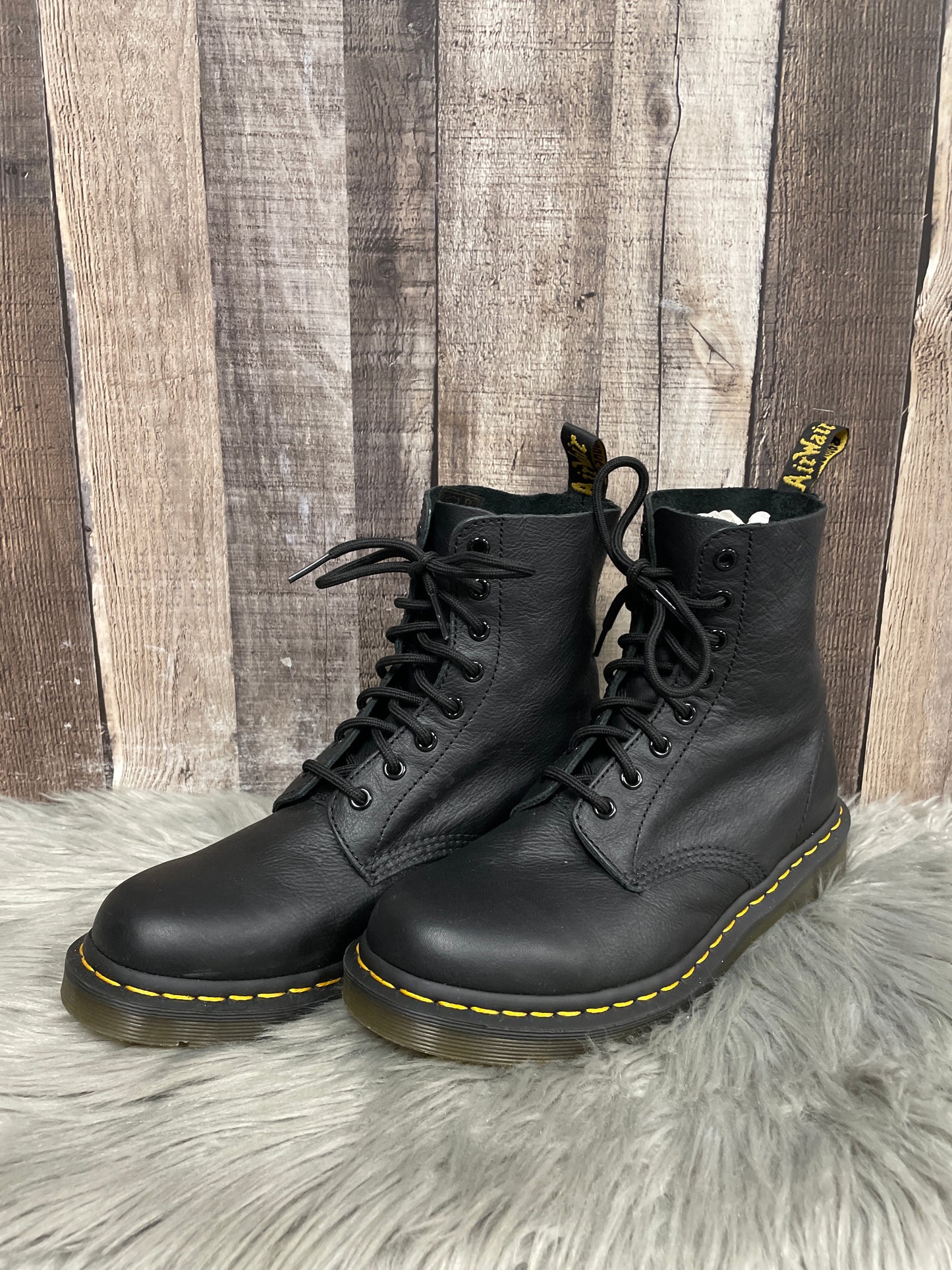 Boots Ankle Flats By Dr Martens In Black, Size: 9