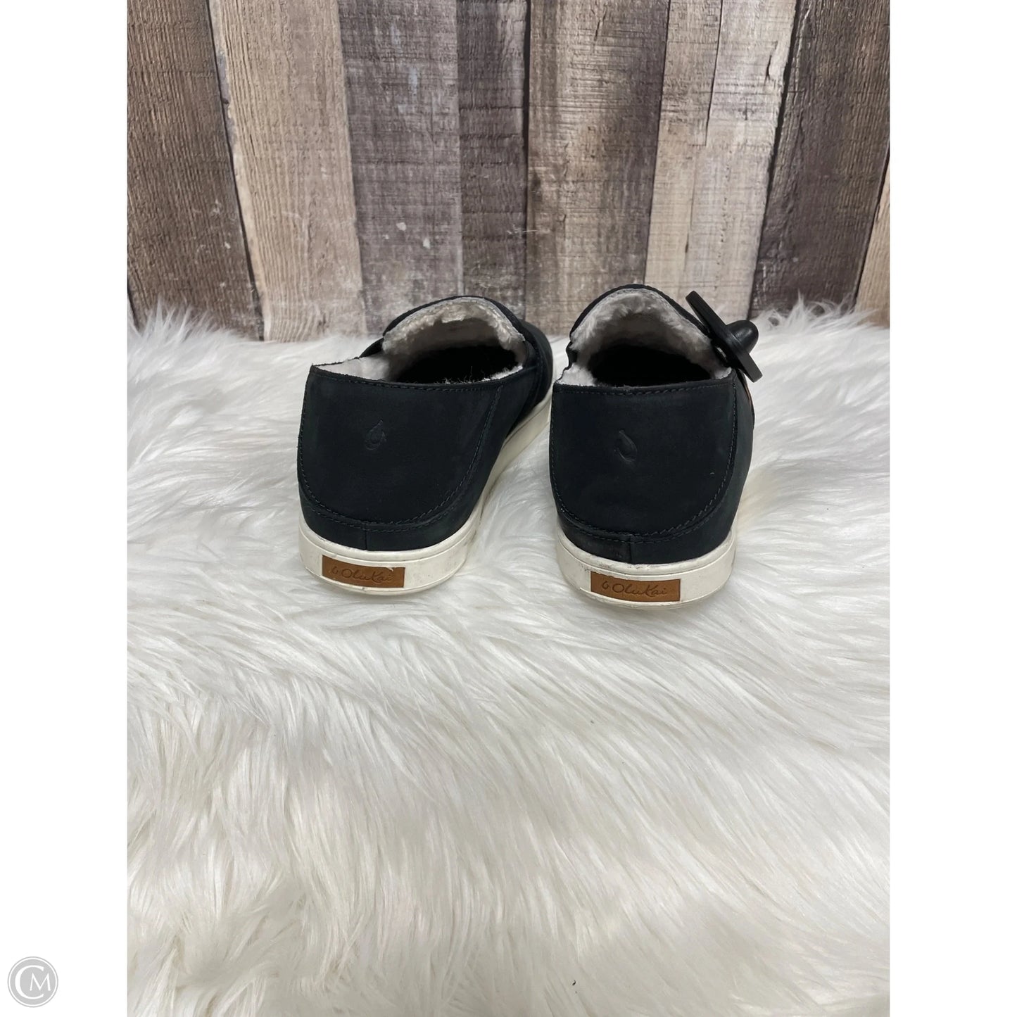 Shoes Flats By Olukai In Black, Size: 9