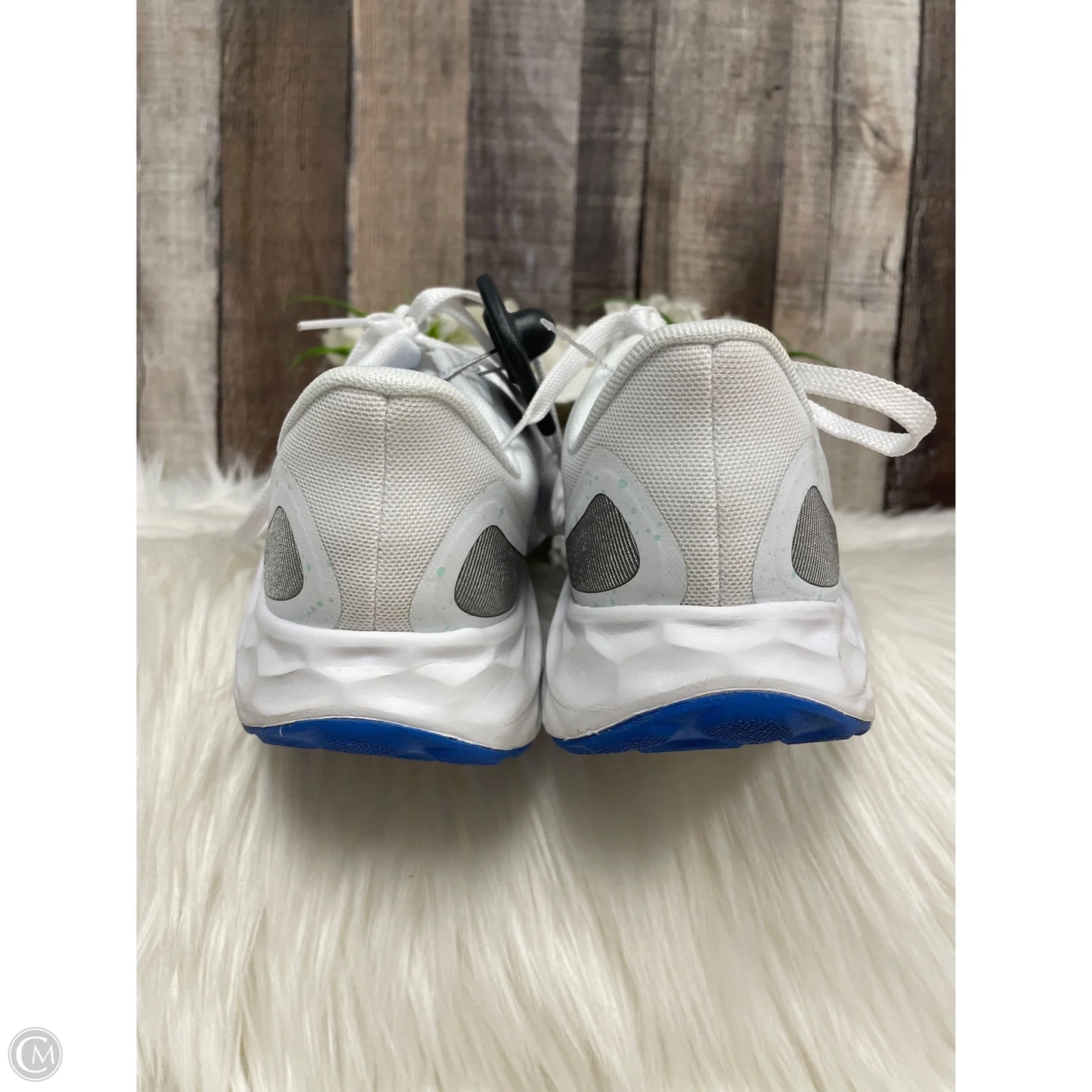 Shoes Athletic By New Balance In White, Size: 8