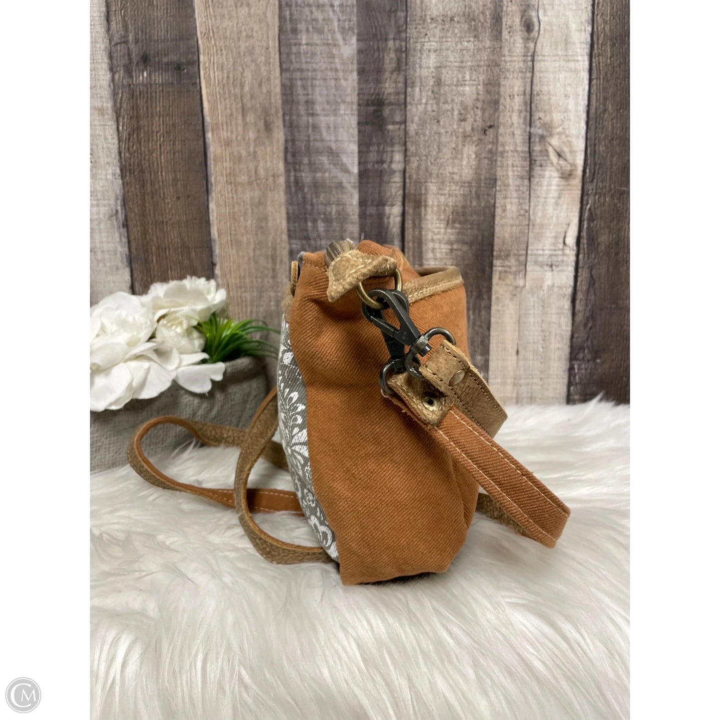 Crossbody By Myra, Size: Medium