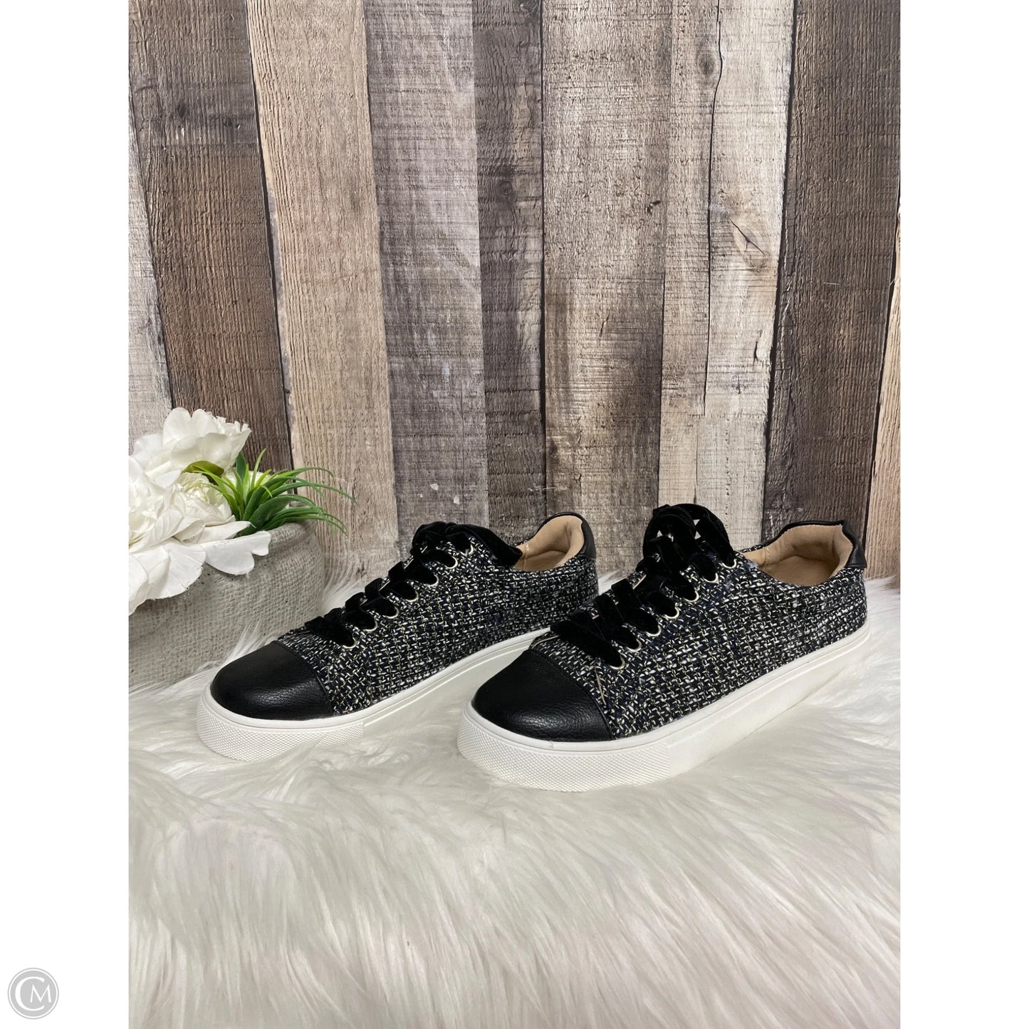 Shoes Sneakers By Loft In Black, Size: 7.5