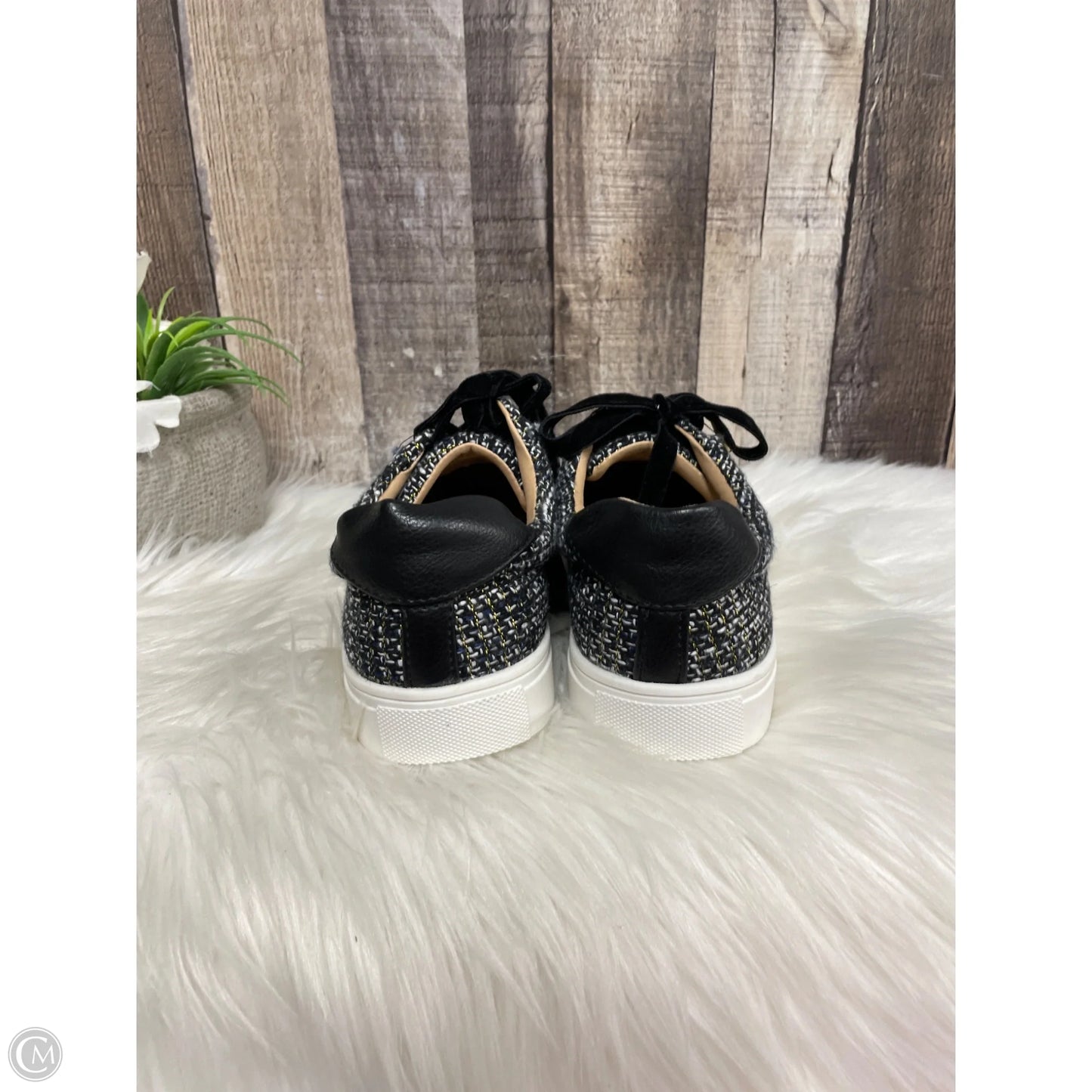 Shoes Sneakers By Loft In Black, Size: 7.5