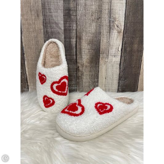 Slippers By Cmf In Red & White