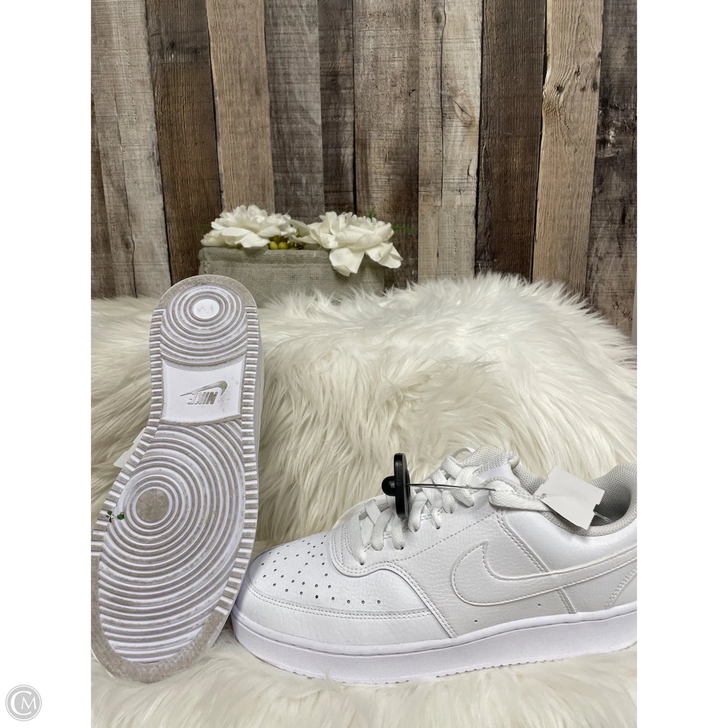 Shoes Athletic By Nike In White, Size: 10.5