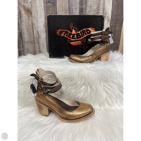 Shoes Heels Block By Freebird In Bronze, Size: 7