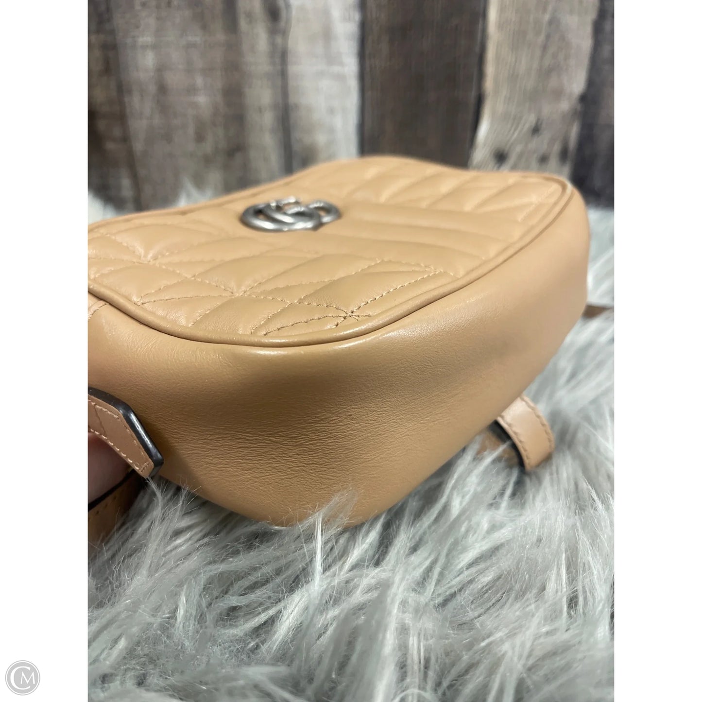 Crossbody Luxury Designer By Gucci, Size: Small