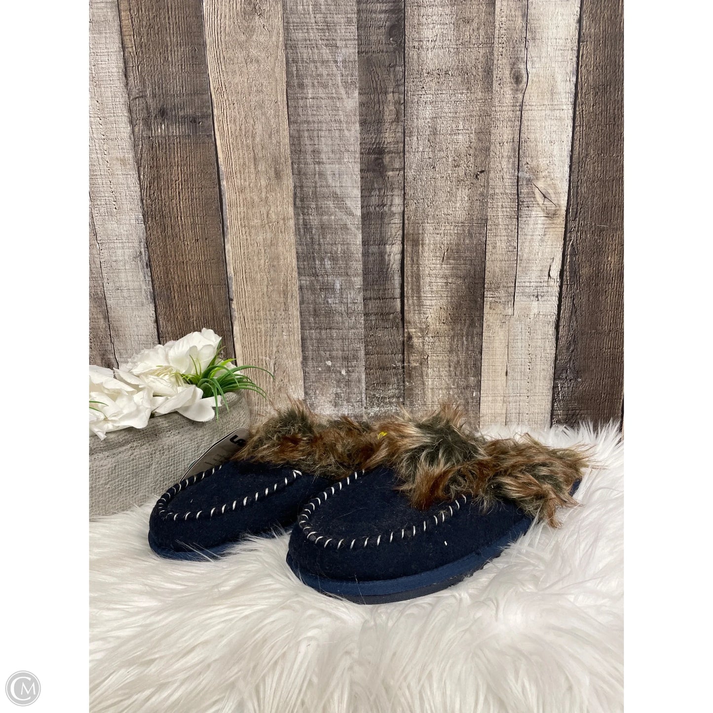 Slippers By Cmf In Navy, Size: 9