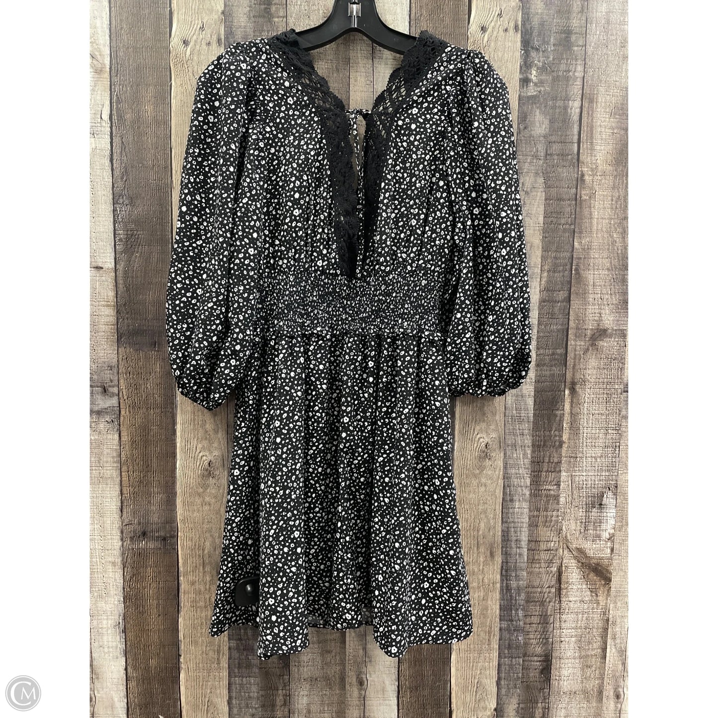 Dress Casual Short By Entro In Black & White, Size: M