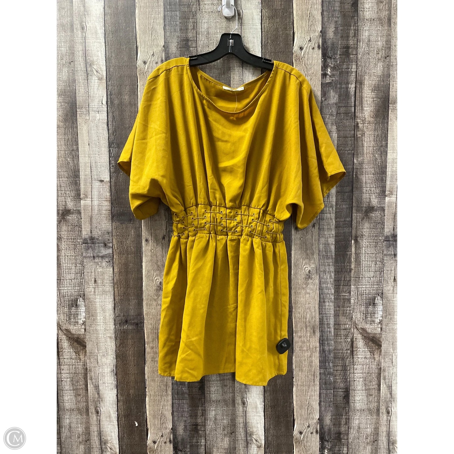 Dress Casual Short By Tularosa In Gold, Size: Xs