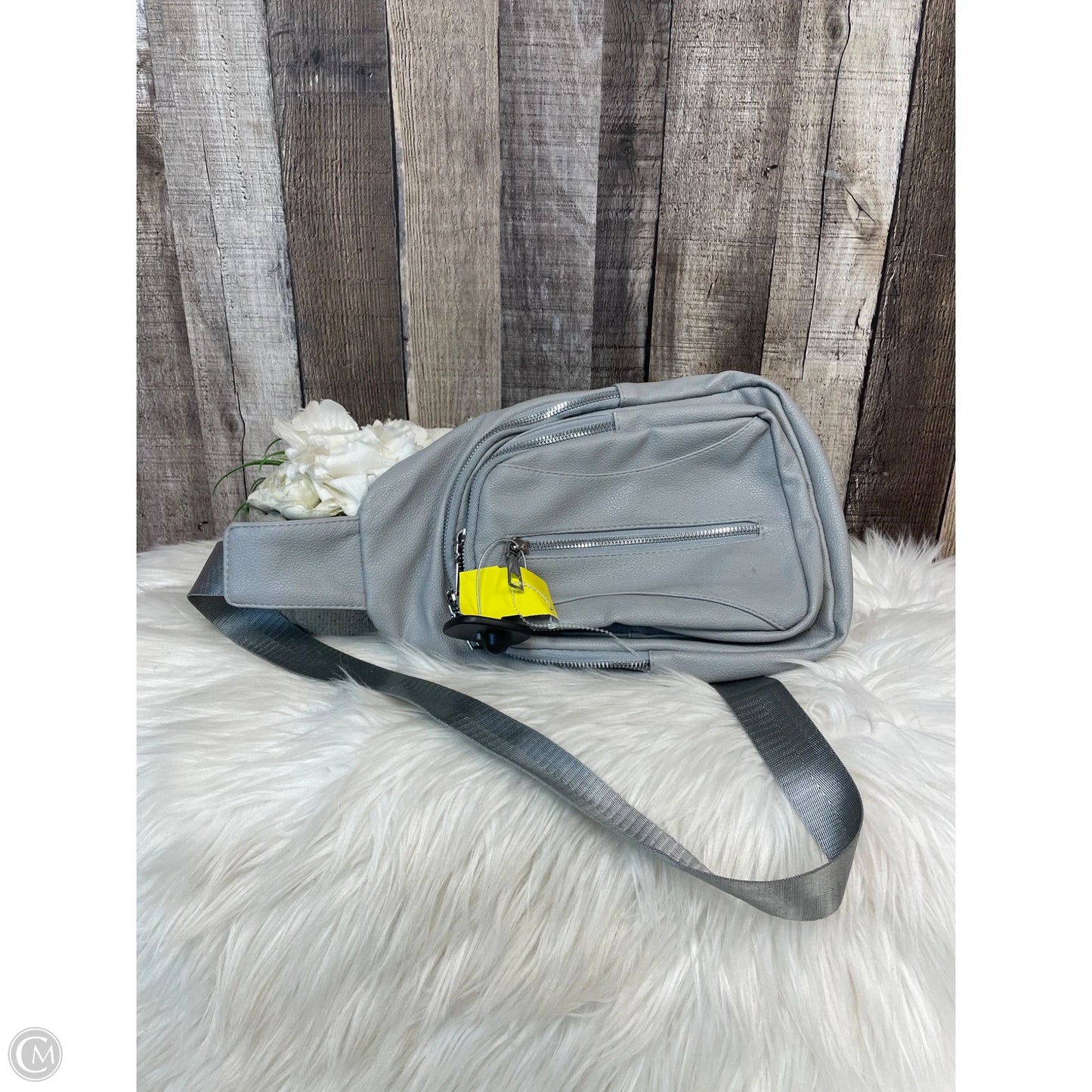 Crossbody By Cmf, Size: Medium