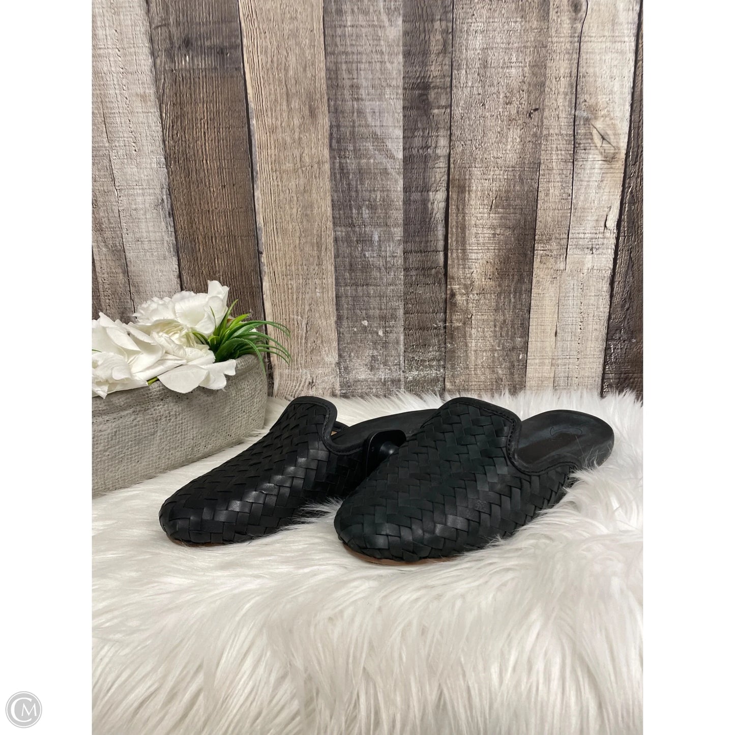 Shoes Flats By Olukai In Black, Size: 9
