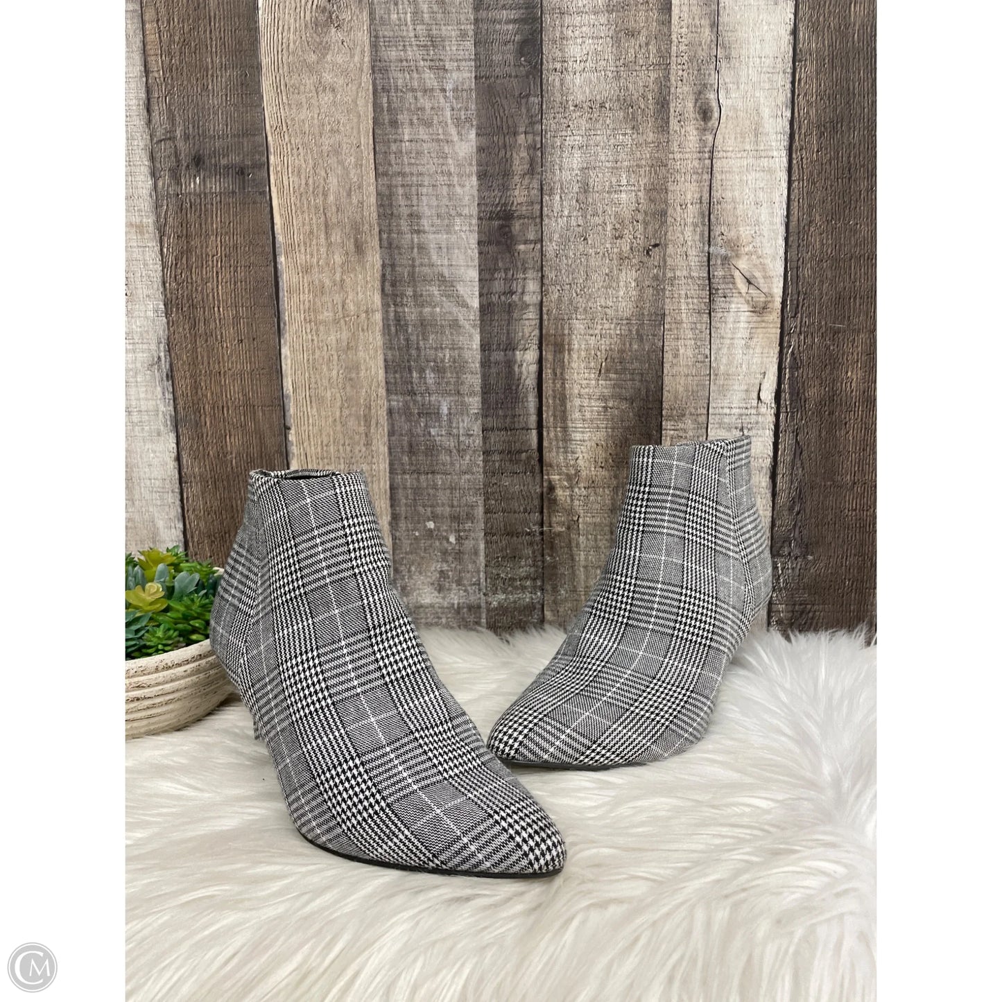 Boots Ankle Heels By Simply Vera In Plaid Pattern, Size: 7