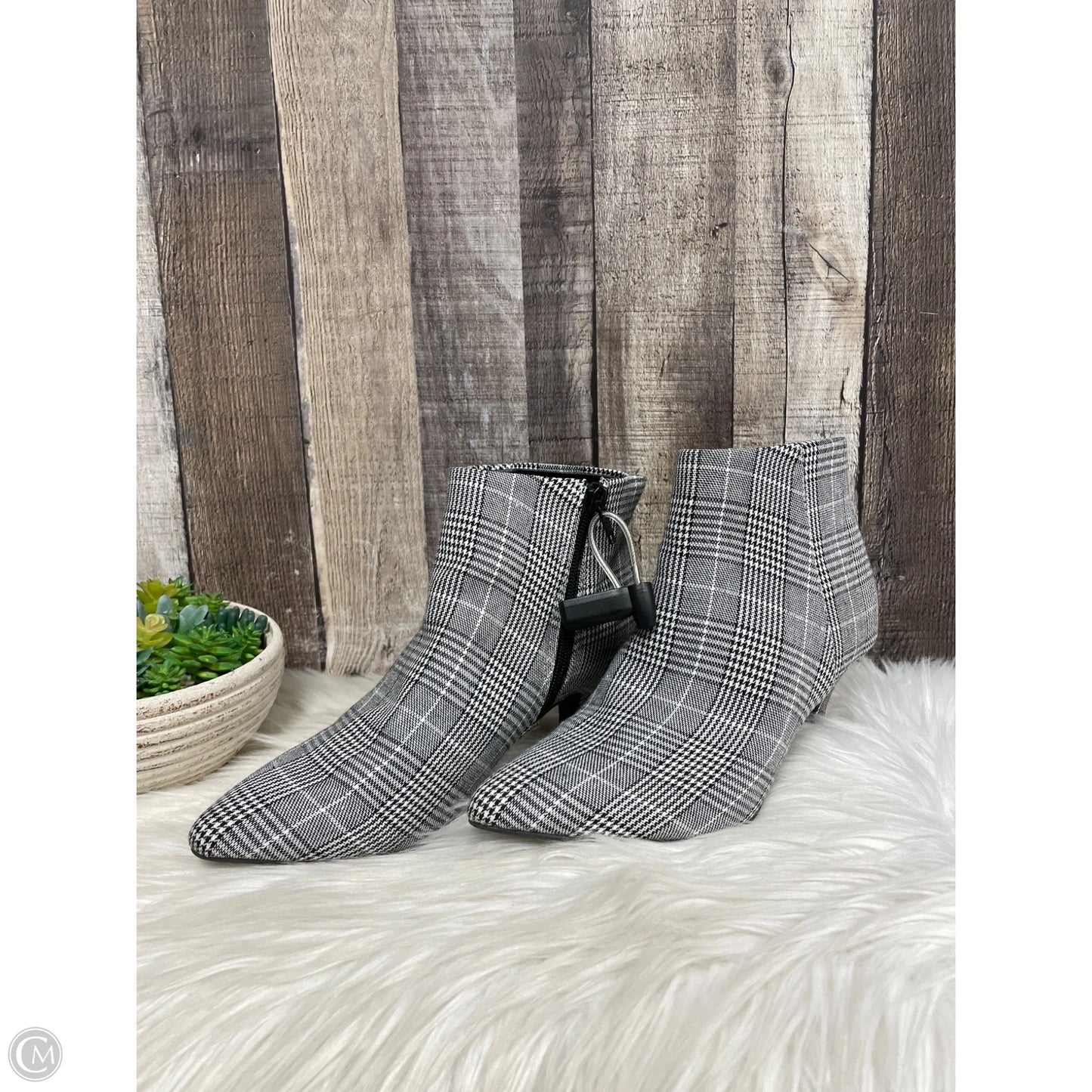 Boots Ankle Heels By Simply Vera In Plaid Pattern, Size: 7