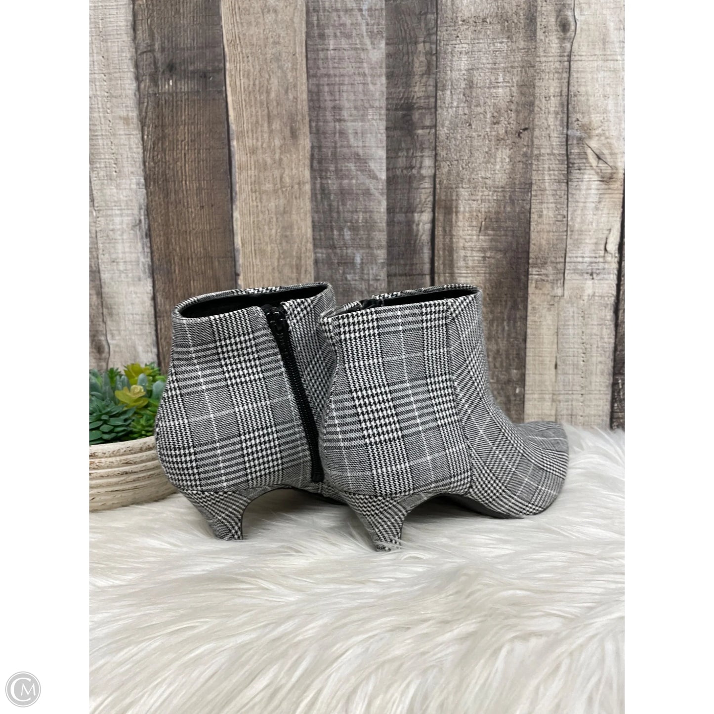 Boots Ankle Heels By Simply Vera In Plaid Pattern, Size: 7