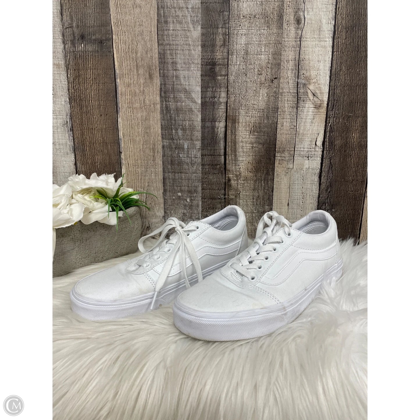 Shoes Sneakers By Vans In White, Size: 8.5