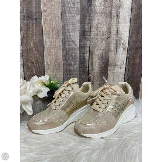 Shoes Sneakers By Cme In Gold, Size: 6