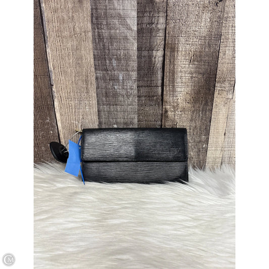 Wallet Luxury Designer By Louis Vuitton, Size: Medium