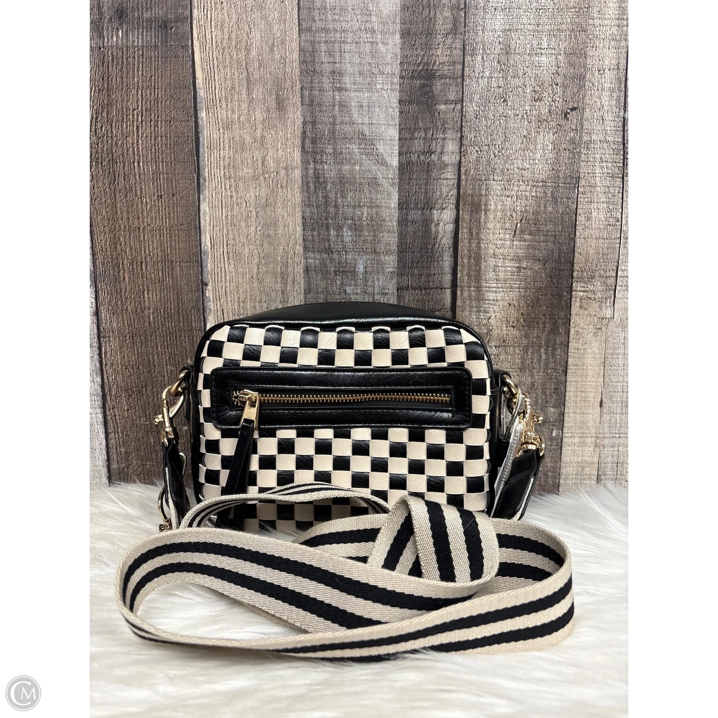 Crossbody By Universal Thread, Size: Medium